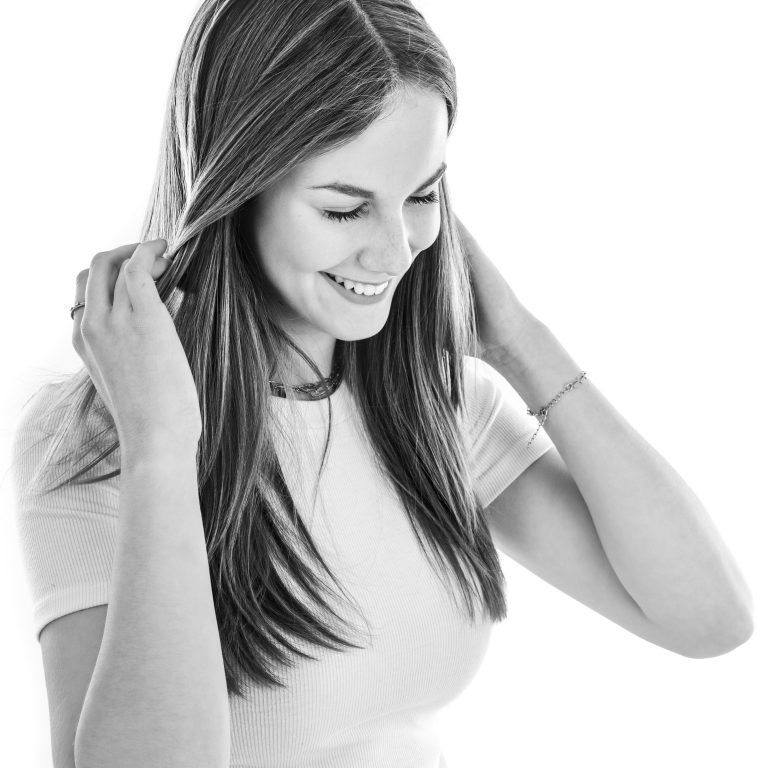 Model tijdens een portfolioshoot, close-up in de studio in Culemborg